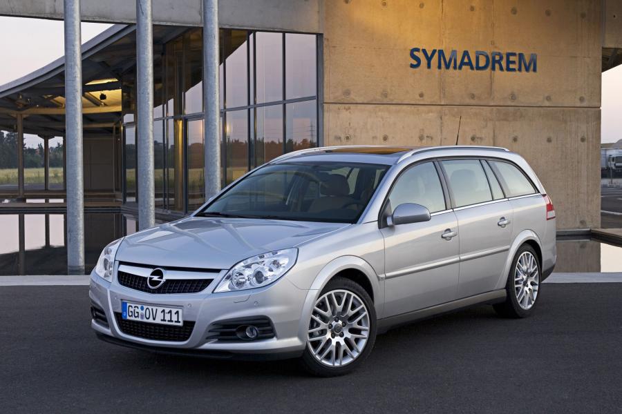  Opel Vectra Station Wagon 2005 года  (фото 26 из 33)